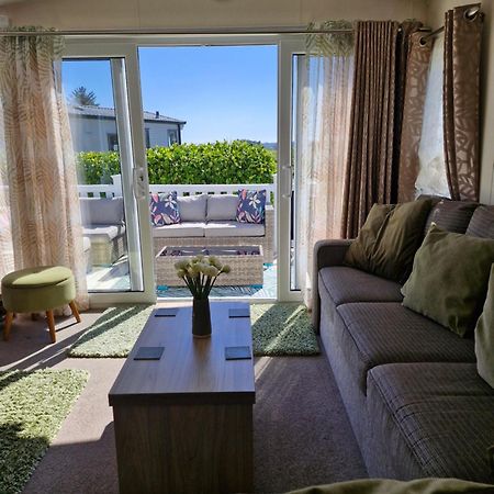 Beautiful 2 Bedroom Caravan, Holiday Park Tenby Saint Florence Екстер'єр фото