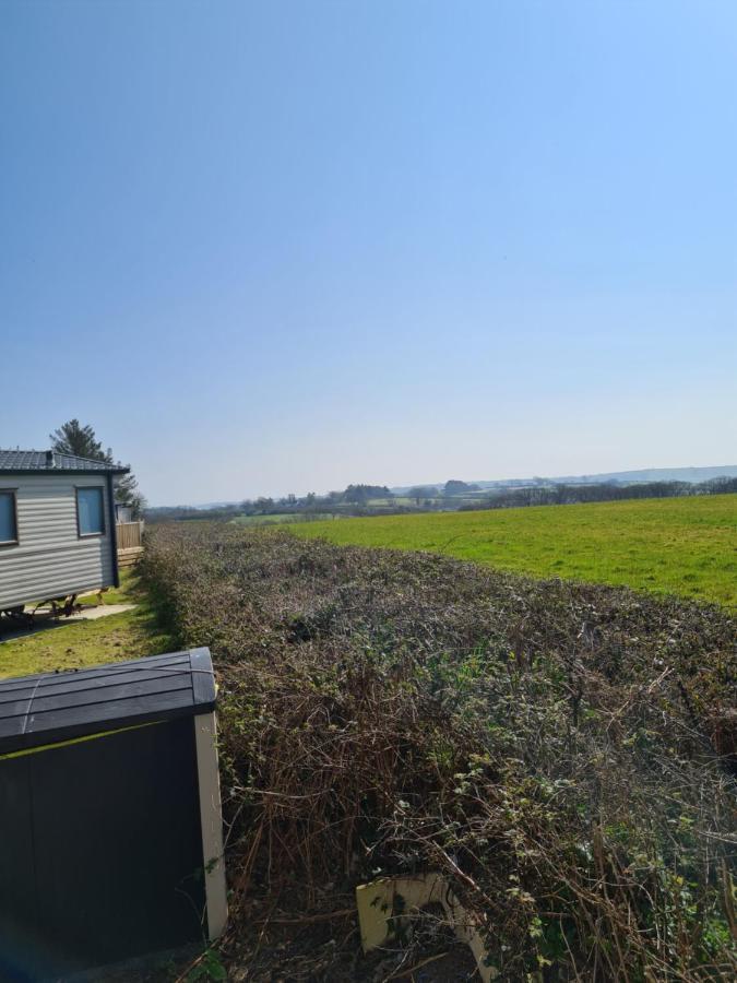 Beautiful 2 Bedroom Caravan, Holiday Park Tenby Saint Florence Екстер'єр фото