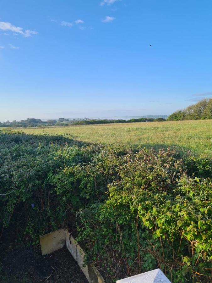 Beautiful 2 Bedroom Caravan, Holiday Park Tenby Saint Florence Екстер'єр фото