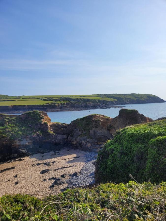 Beautiful 2 Bedroom Caravan, Holiday Park Tenby Saint Florence Екстер'єр фото